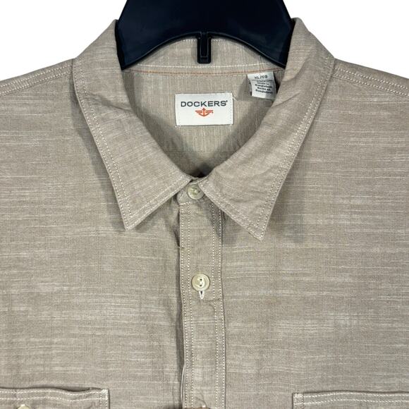 Dockers X-Large Mens Button-Up Shirt Long Sleeve Pockets Collar Wood Tan Casual - Picture 2 of 9